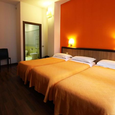 Lux Hotel Durante Milan Exterior photo