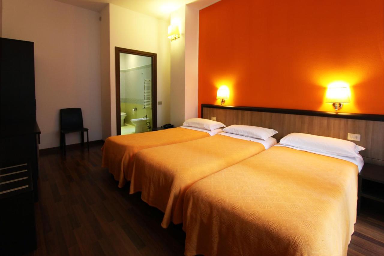 Lux Hotel Durante Milan Exterior photo