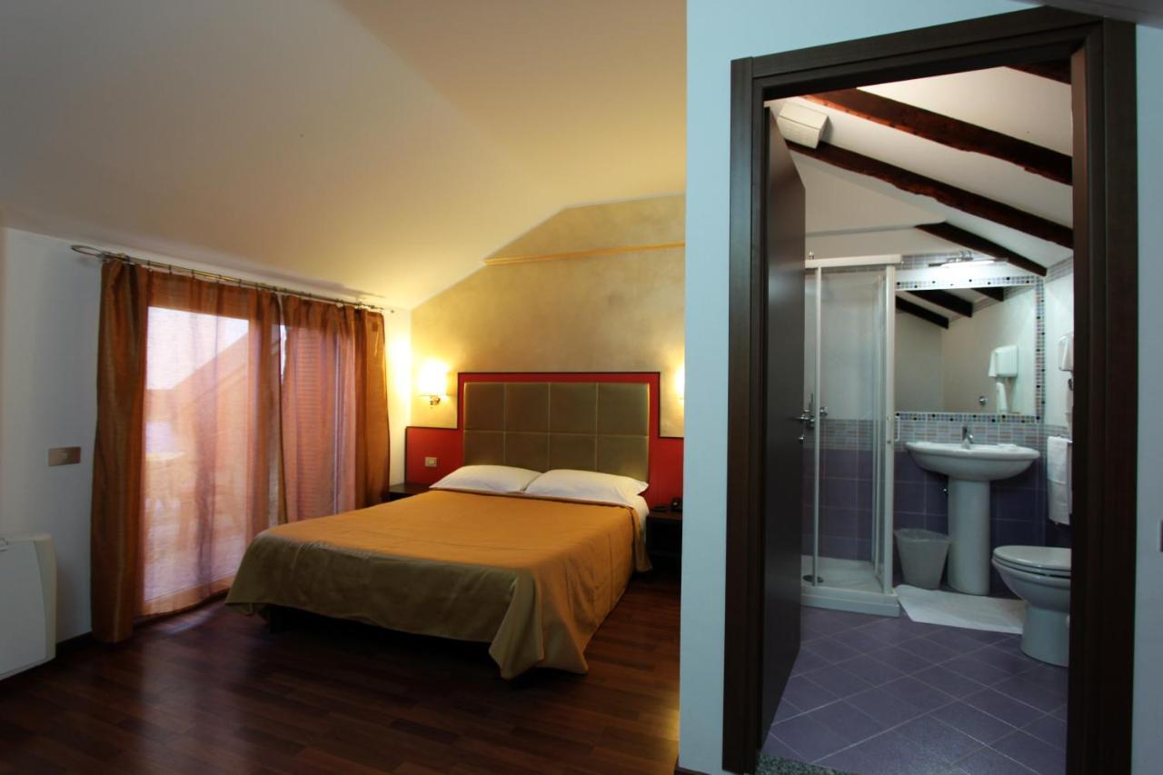 Lux Hotel Durante Milan Exterior photo