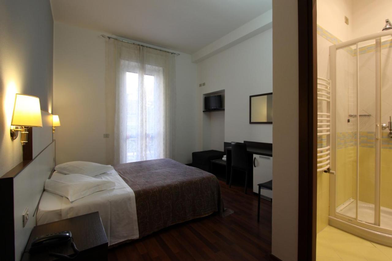 Lux Hotel Durante Milan Exterior photo