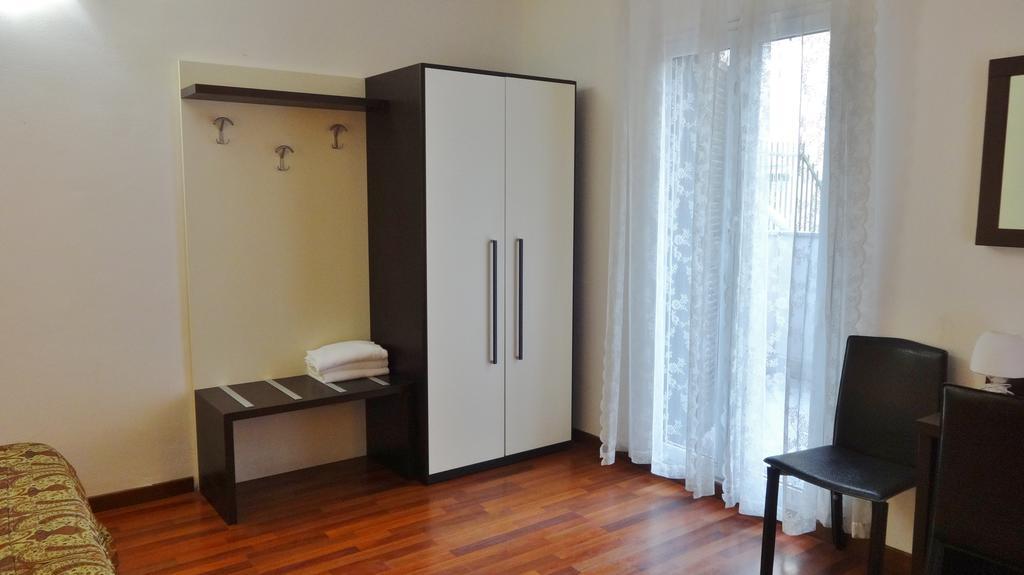 Lux Hotel Durante Milan Exterior photo