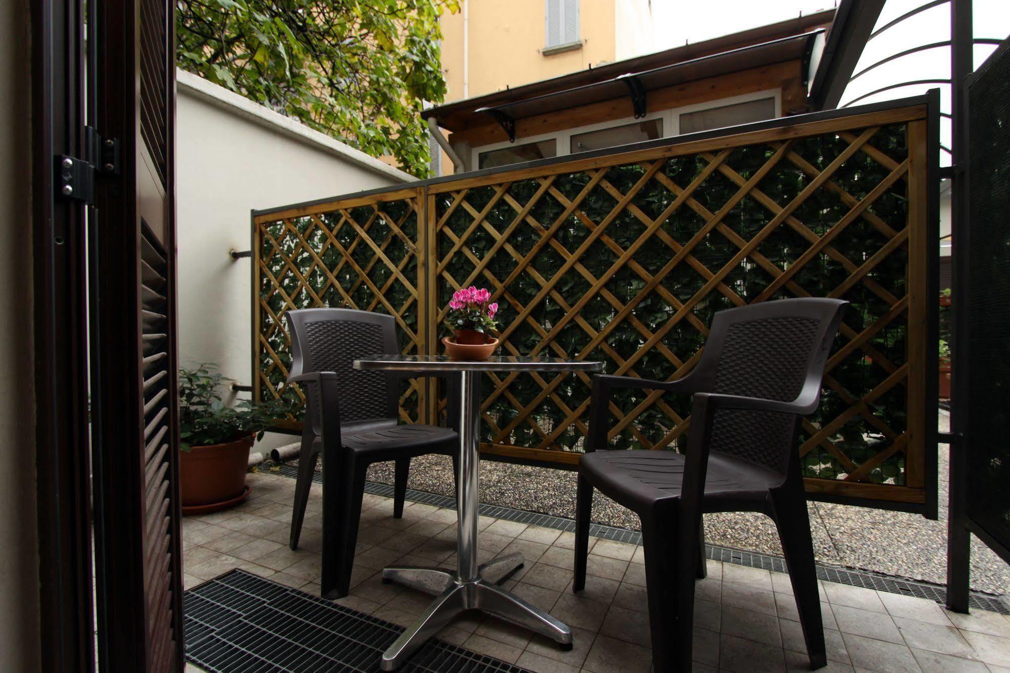 Lux Hotel Durante Milan Exterior photo
